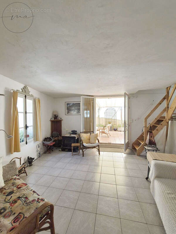 Maison à SAINT-GENIES-DE-FONTEDIT