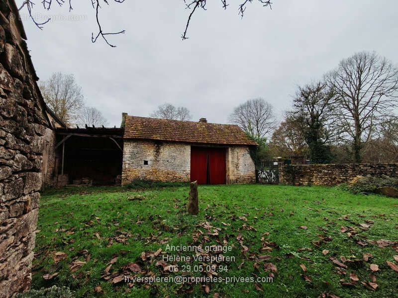 Maison à LE BUISSON-DE-CADOUIN