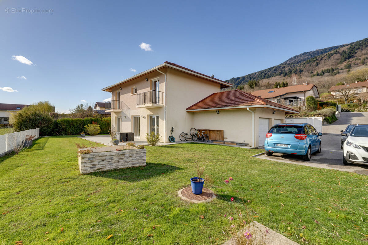 Maison à SAINT-CERGUES