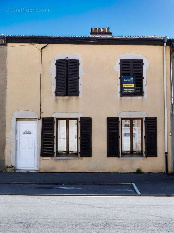 Maison à COLOMBEY-LES-BELLES