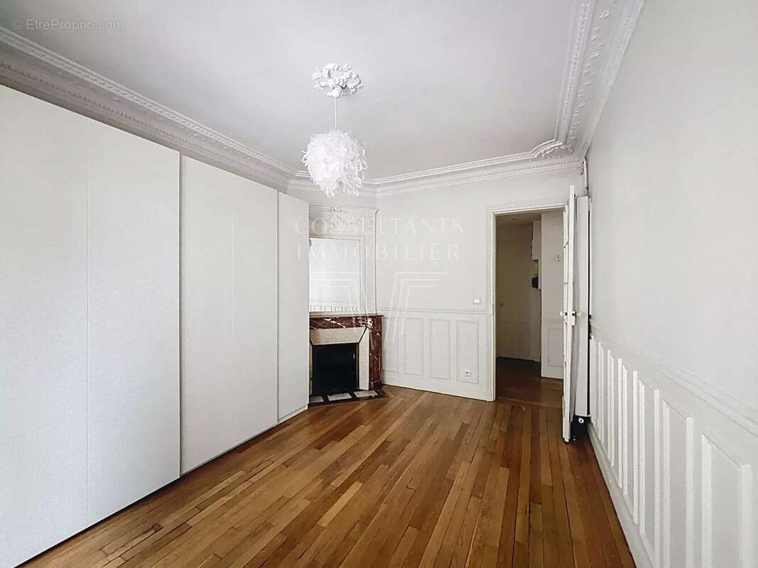 Appartement à NEUILLY-SUR-SEINE