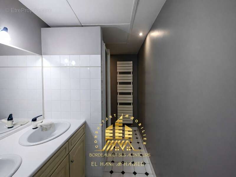 Appartement à CAMBES