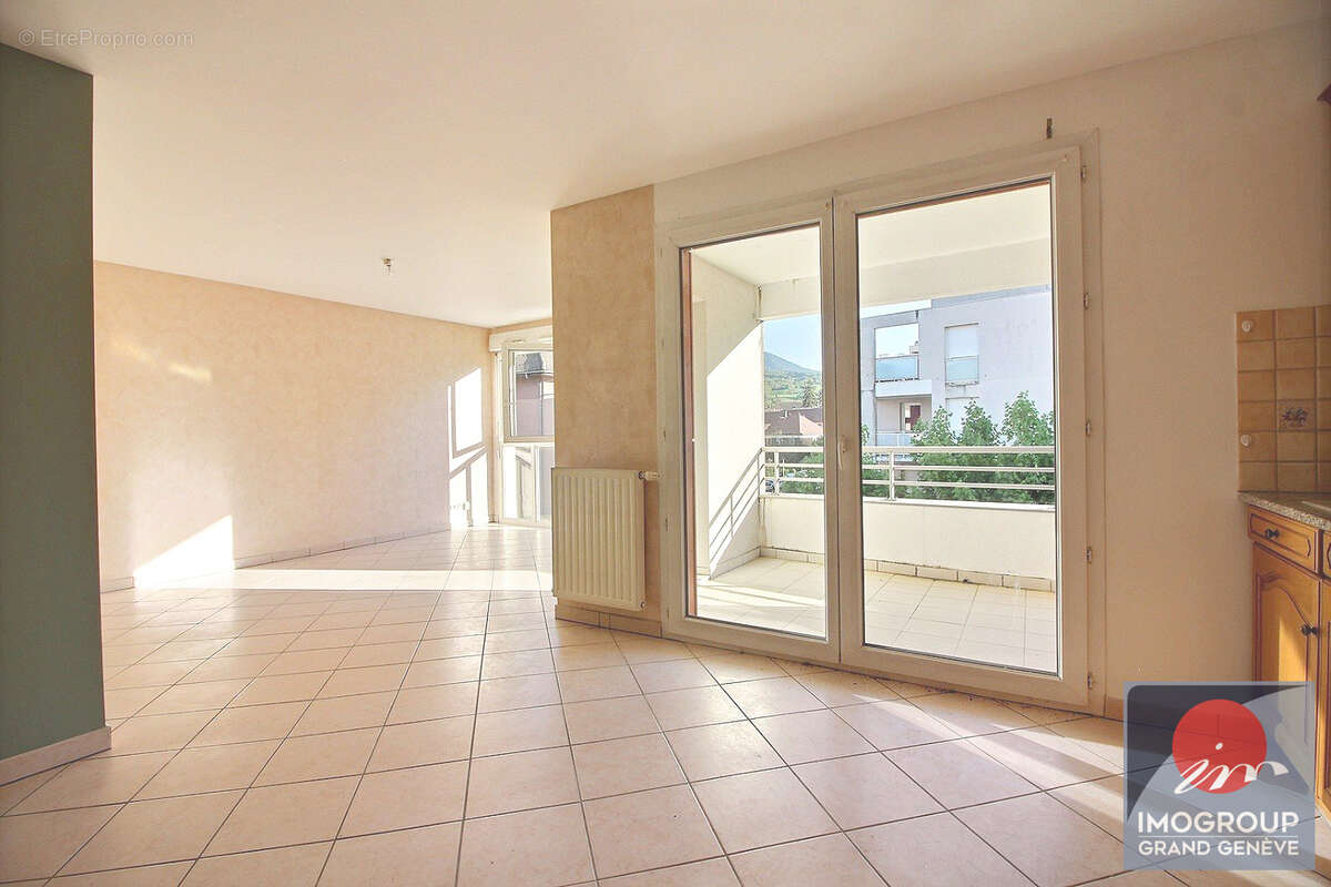 Appartement à LA ROCHE-SUR-FORON