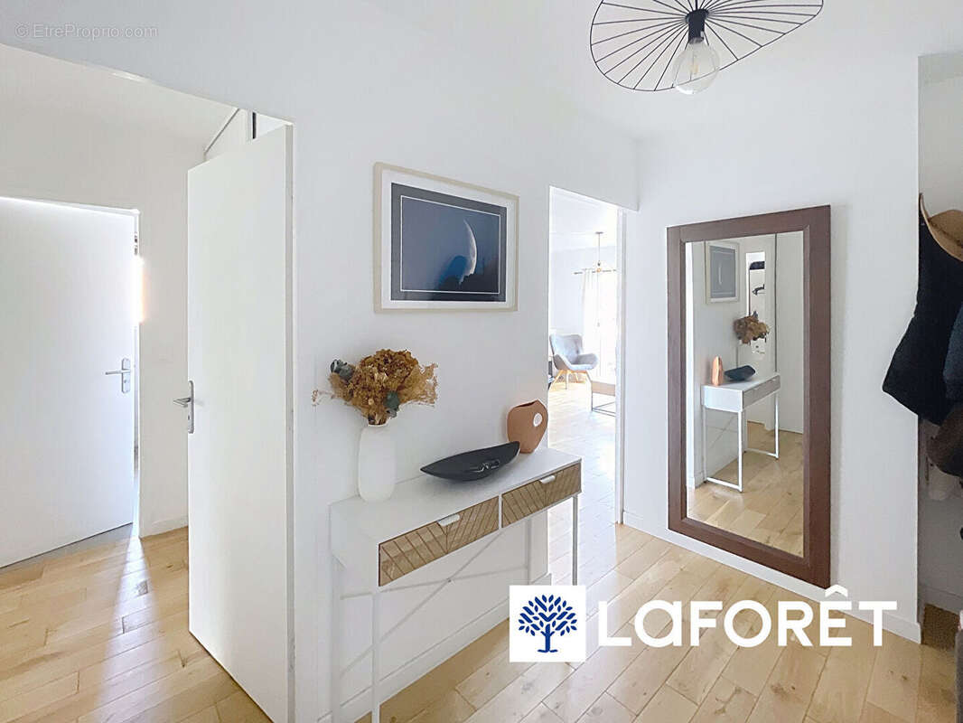 Appartement à VENCE