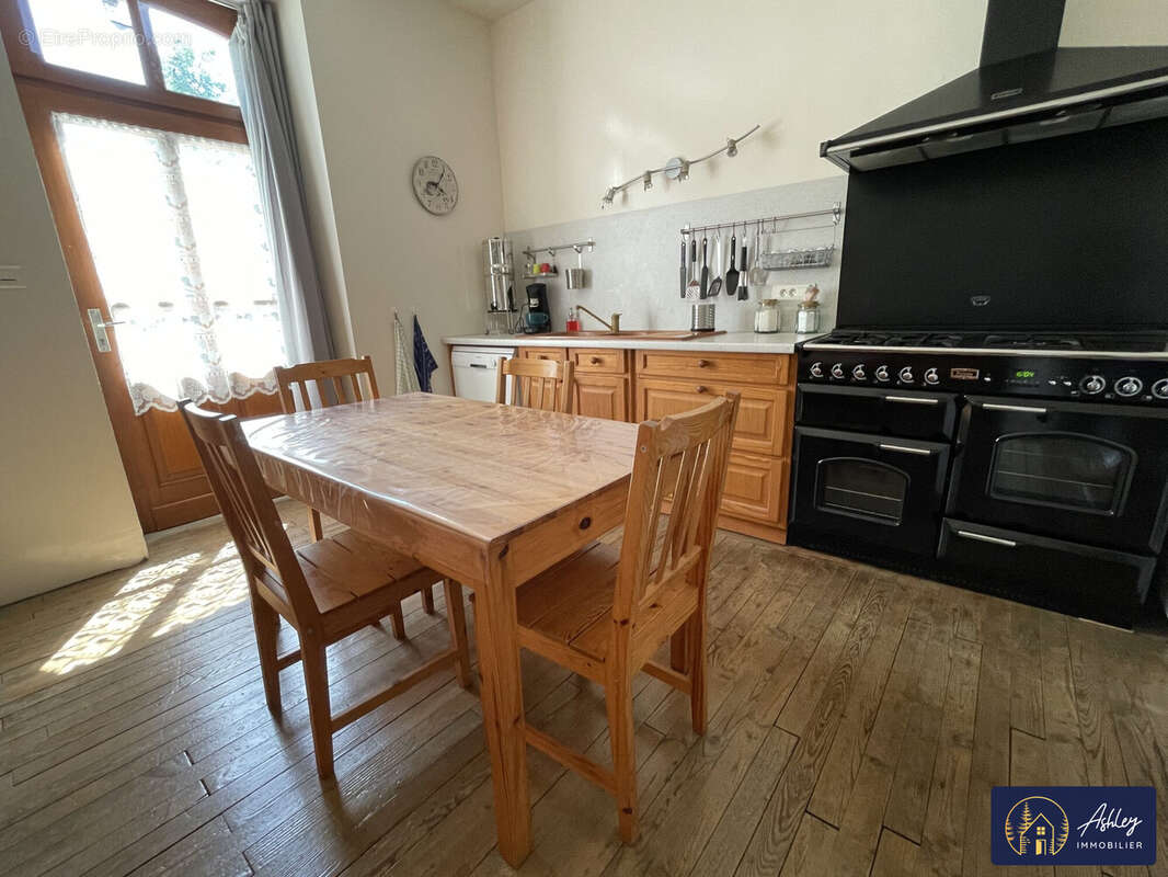 Maison à RIOM-ES-MONTAGNES