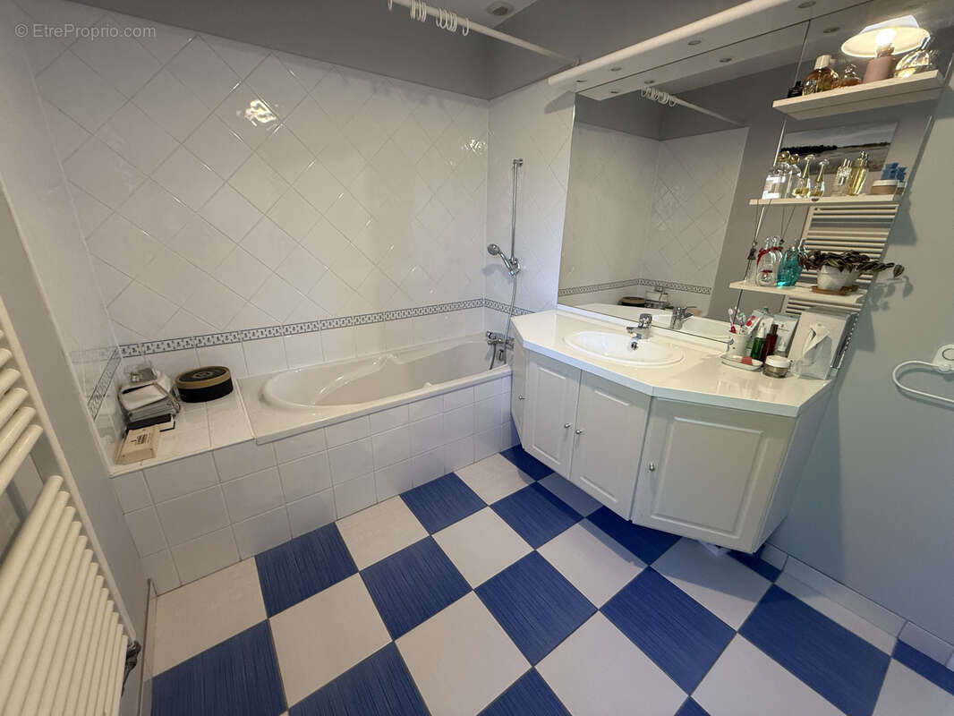 Maison à SAINT-JEAN-DE-BRAYE