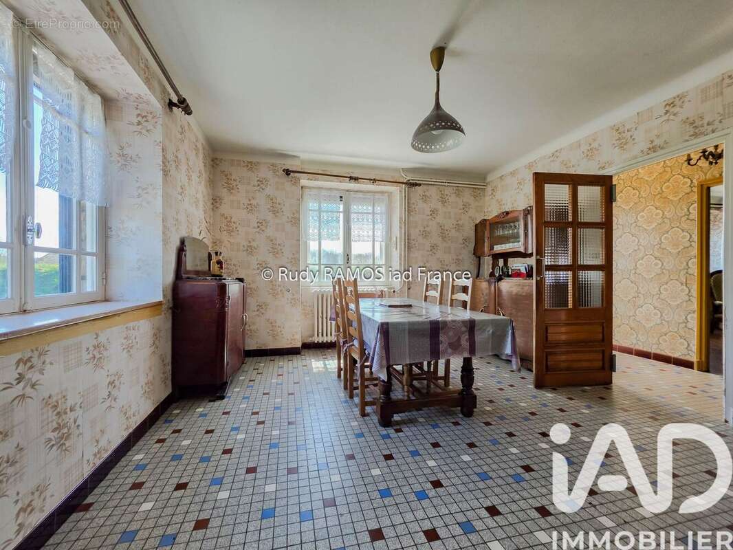 Maison 162 m² à Le Massegros  - photo 3