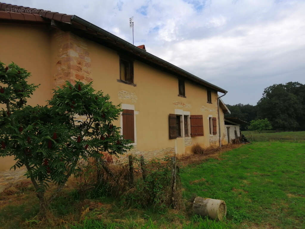 Maison à SAINT-ETIENNE-SUR-REYSSOUZE