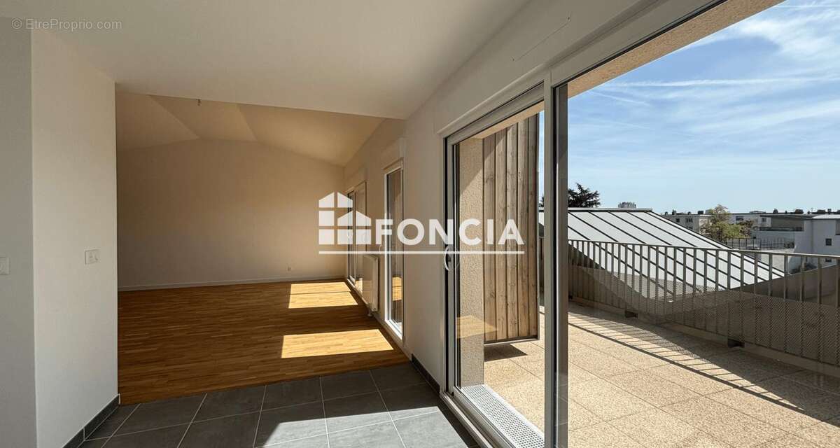Appartement à LA RICHE