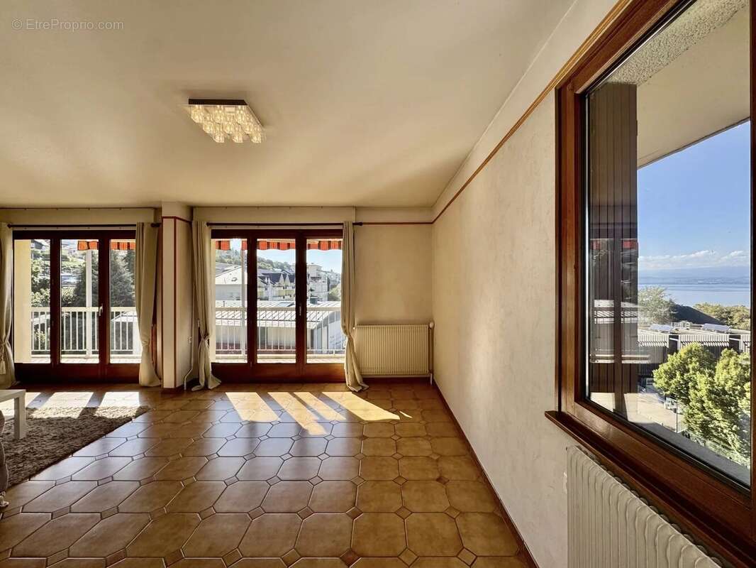 Appartement à EVIAN-LES-BAINS