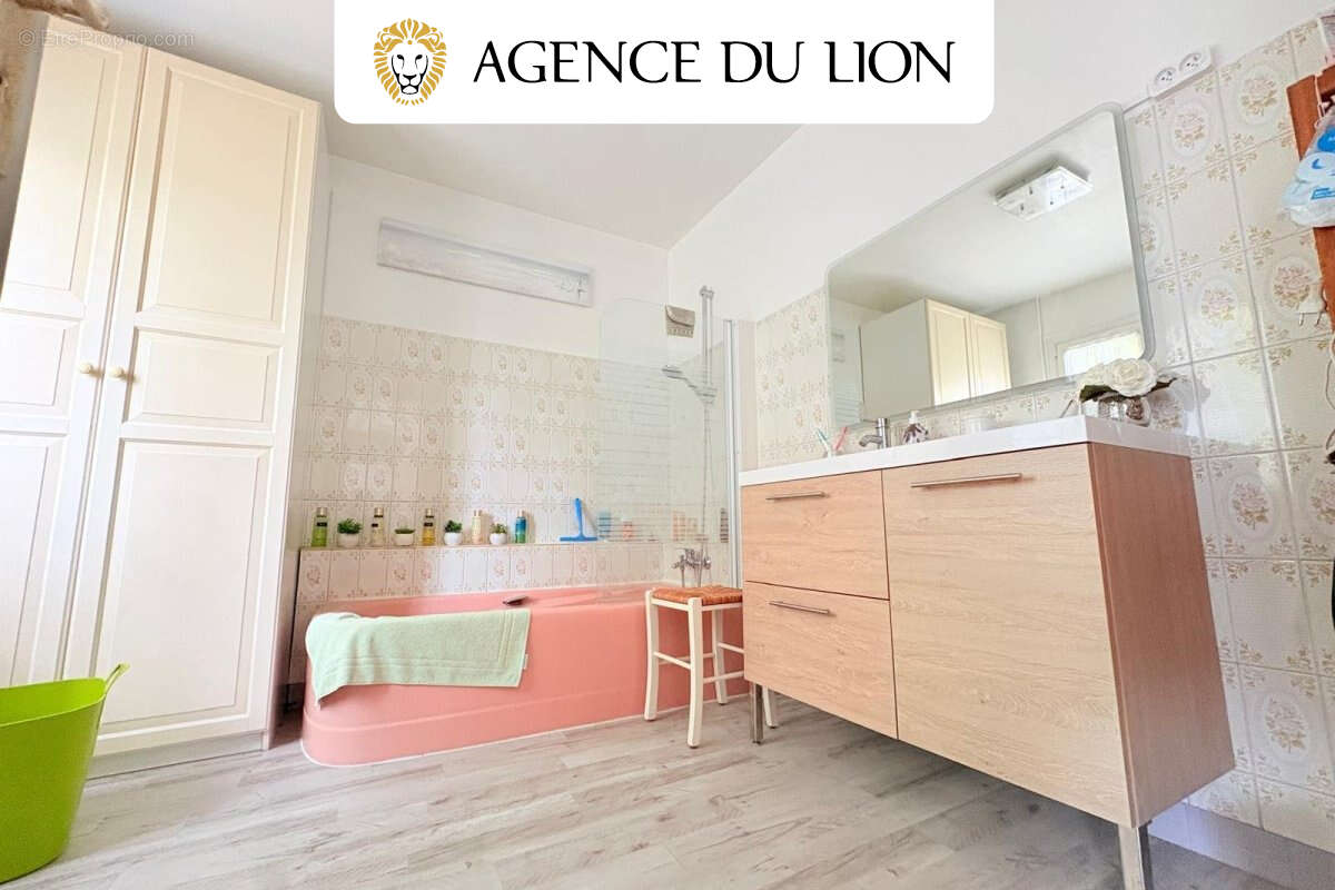 Maison à MONTREUIL