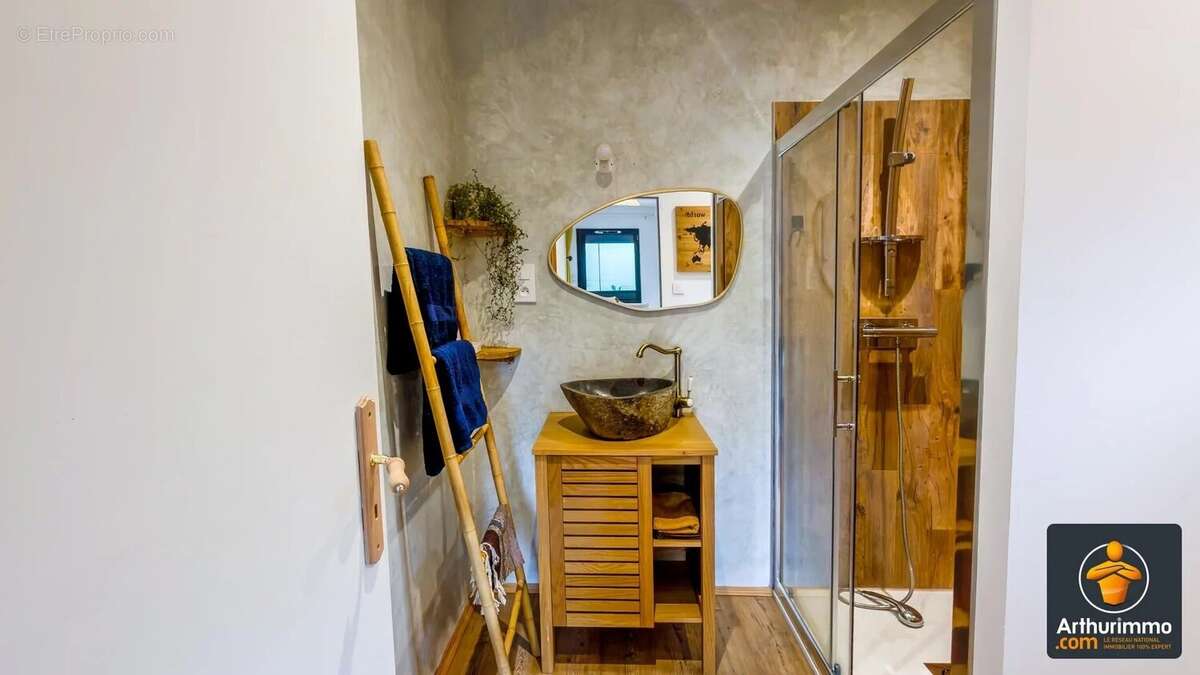 Maison à LE CRESTET