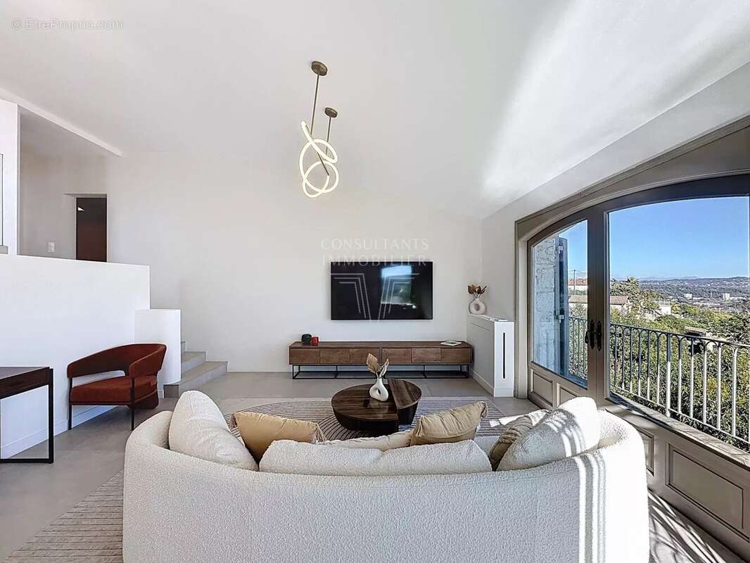 Maison à MANDELIEU-LA-NAPOULE