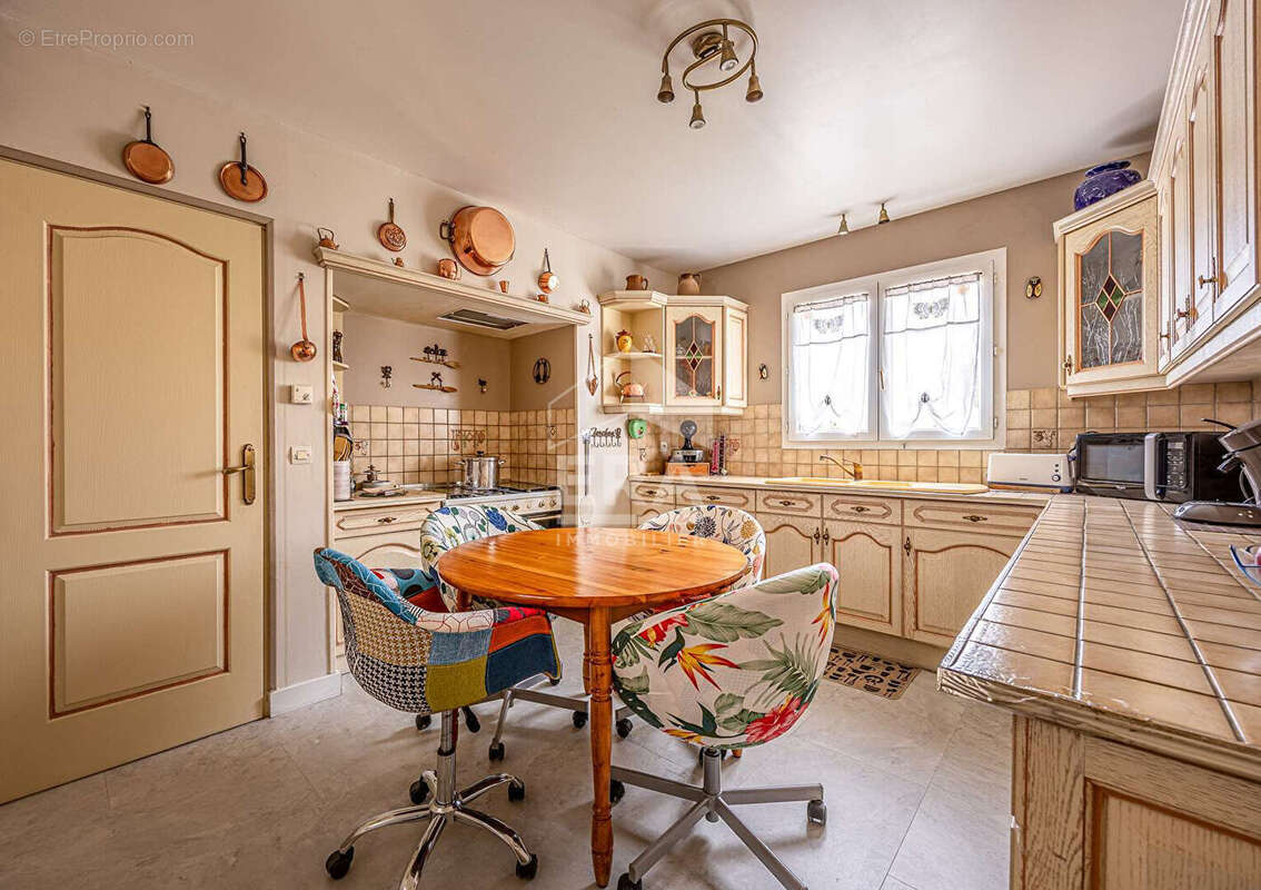 Maison à SAINT-SAUVEUR-D'AUNIS