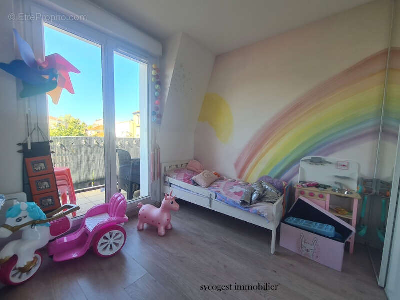 Appartement à LES LILAS