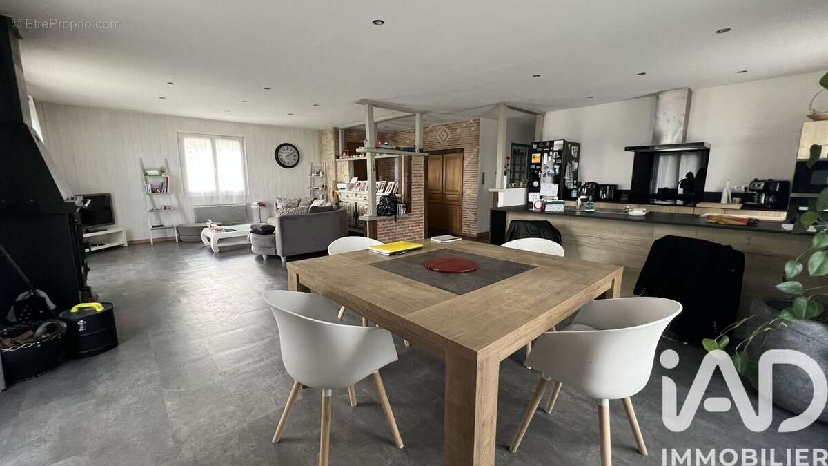 Maison 145 m² à Margueron  - photo 4