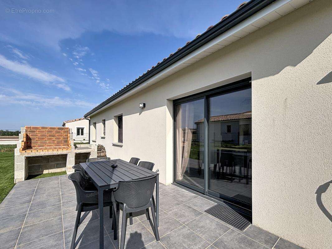 Maison à AIROUX