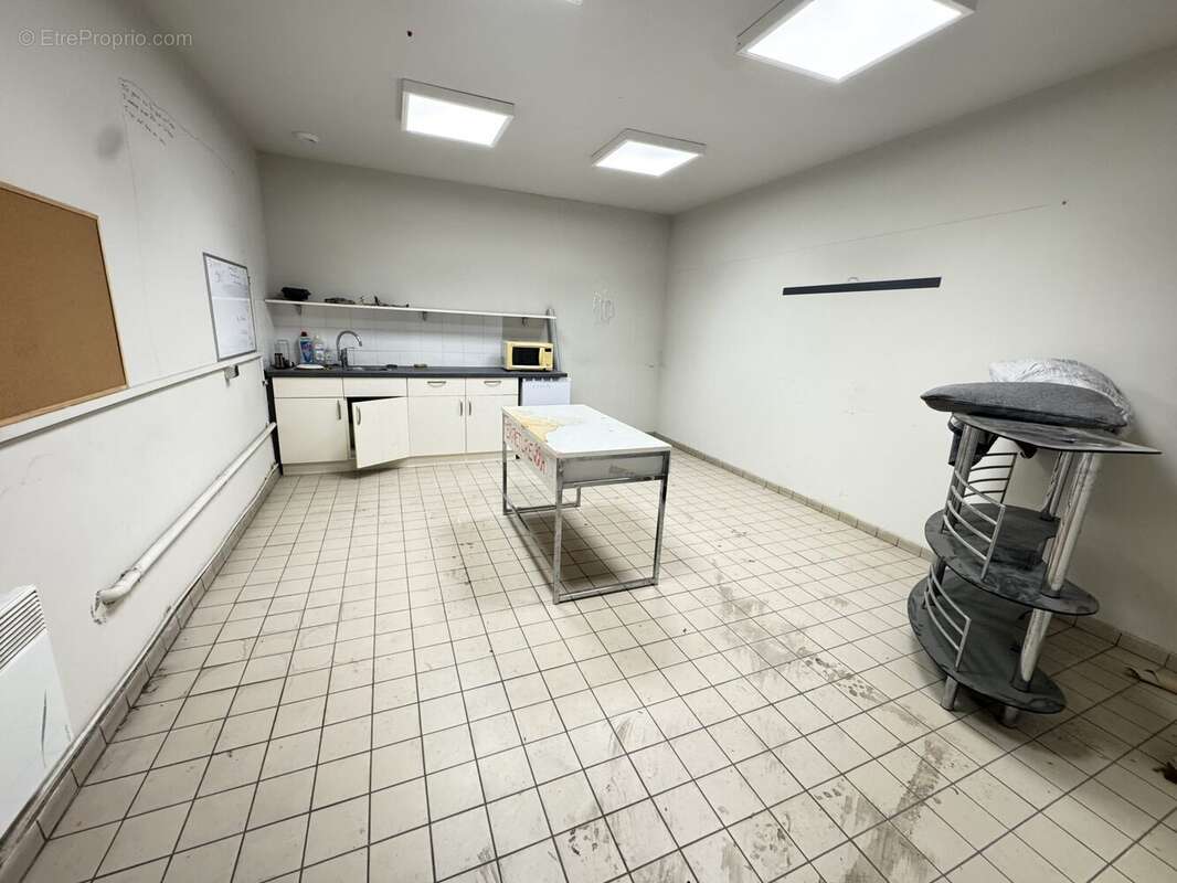 Commerce 280 m² à Montlucon  - photo 4