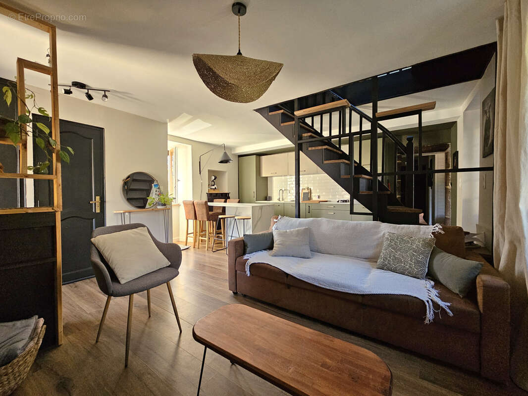 Maison à AGEN-D&#039;AVEYRON