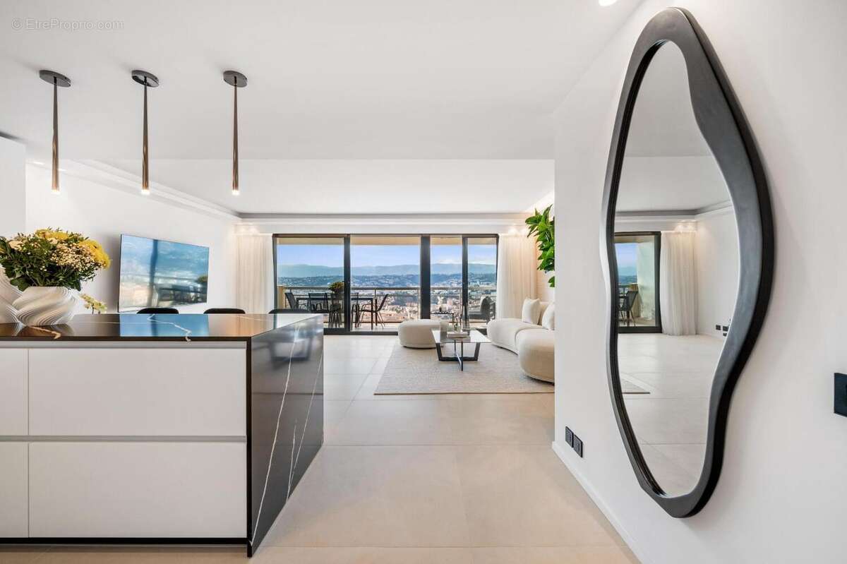   - Appartement à NICE