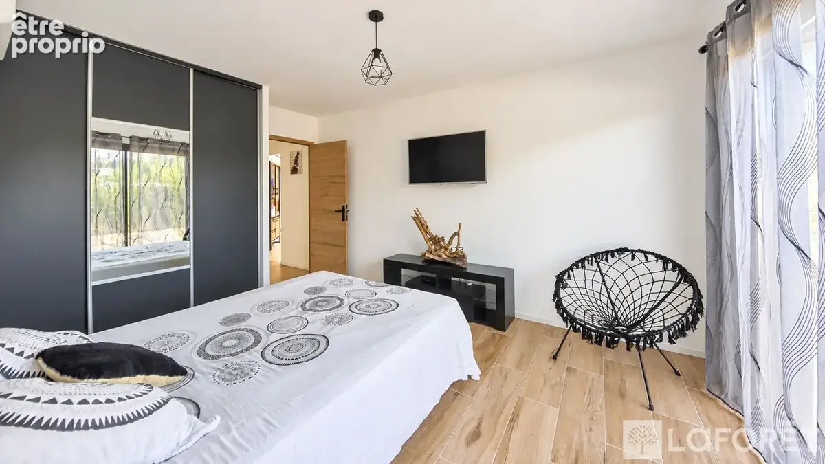CALVI Élégante villa contemporaine de plain-pied avec piscine à débordement - photo 14