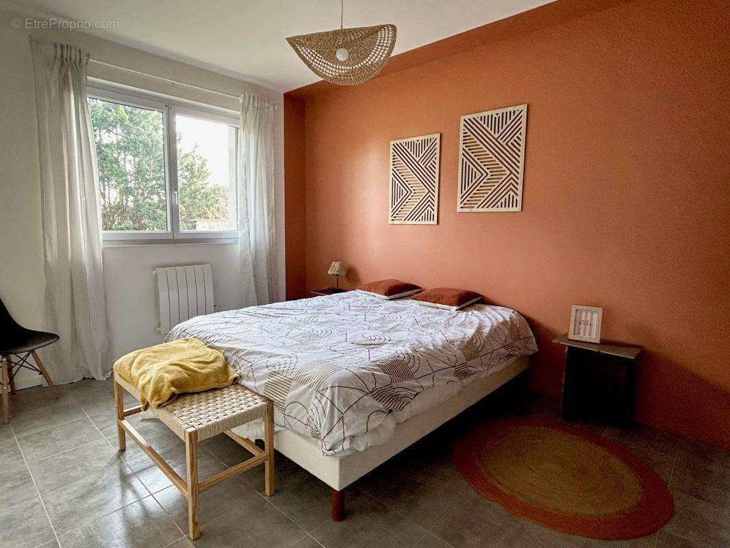 Maison à SAINT-ETIENNE-DE-TULMONT