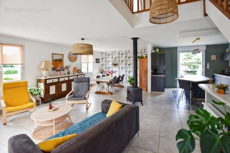 Maison sur sous-sol de 156 m2avec terrain de 4283 m2 à  ANTULLY (71) - photo 4