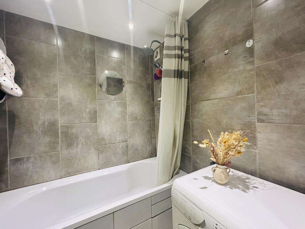 Appartement à AUBERVILLIERS