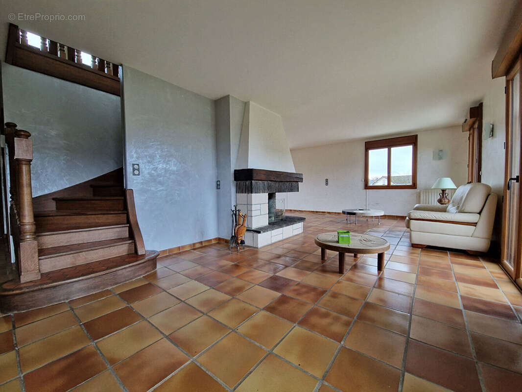 Maison à MONTMAIN
