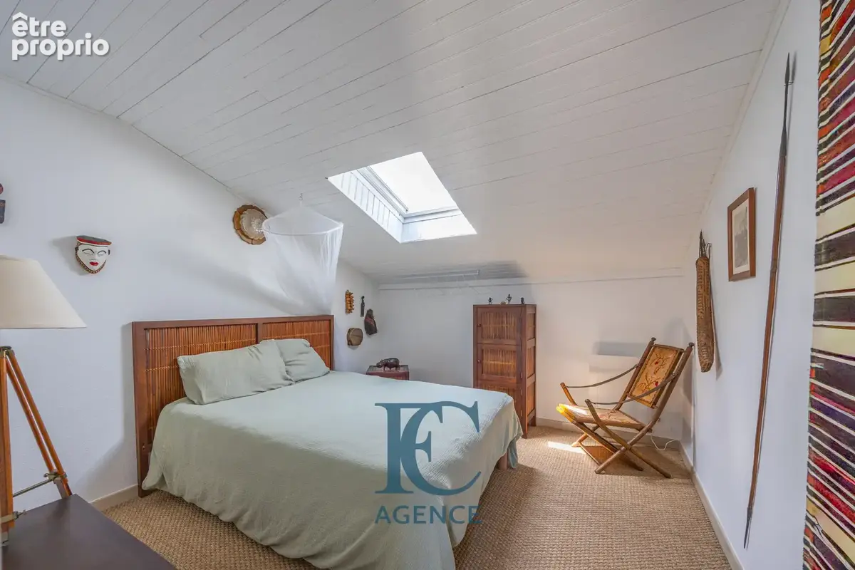 Maison de 140 m2 avec piscine à deux pas d'Ollioules et de Sanary - photo 8