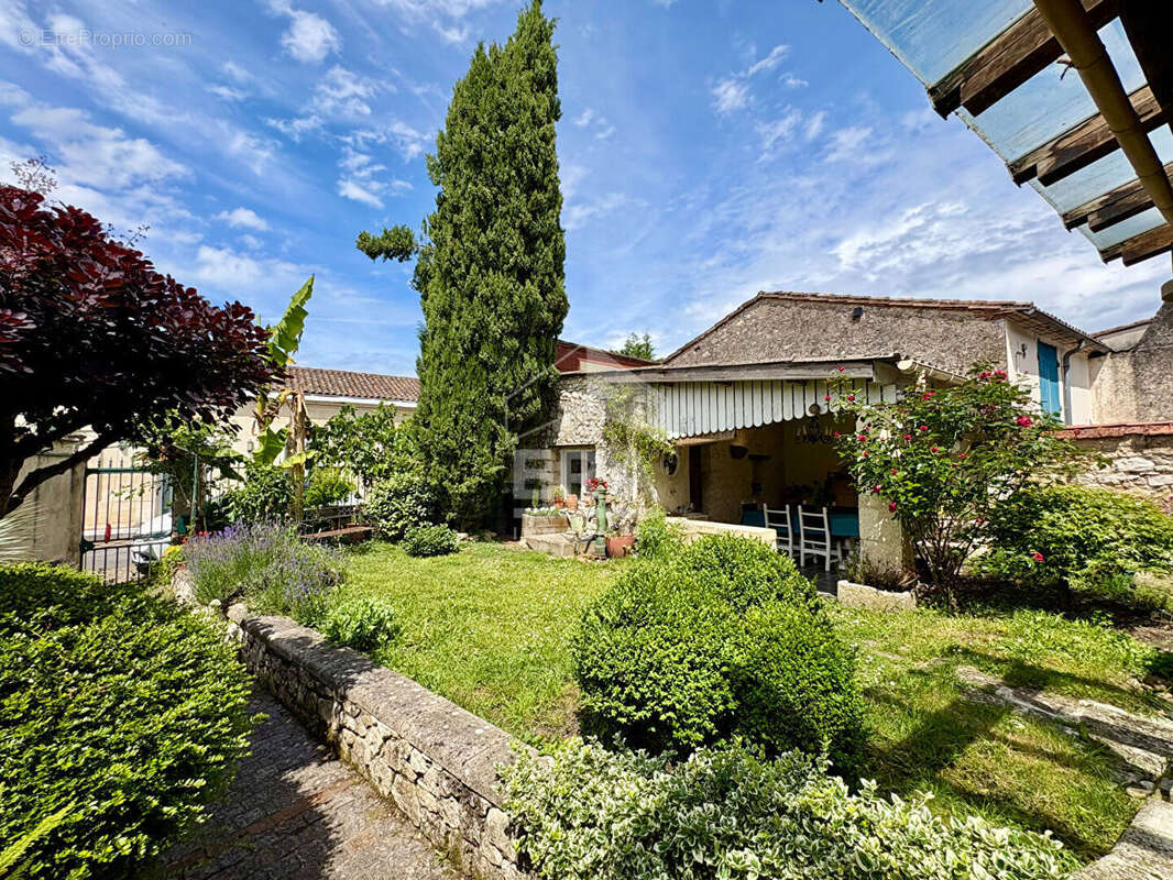 Maison à PORT-SAINTE-FOY-ET-PONCHAPT