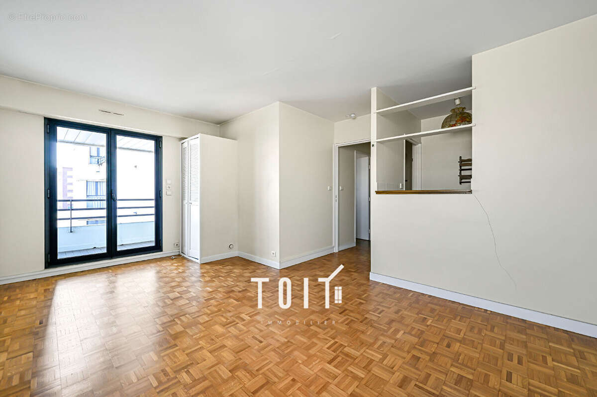 Appartement à PARIS-14E