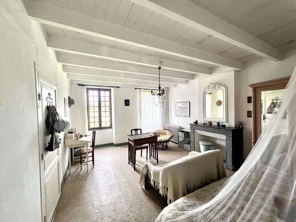 Maison à SAINT-SEVER-DE-SAINTONGE