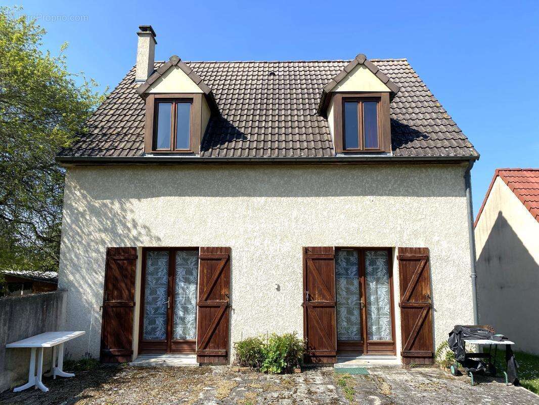 Maison à BONNIERES-SUR-SEINE