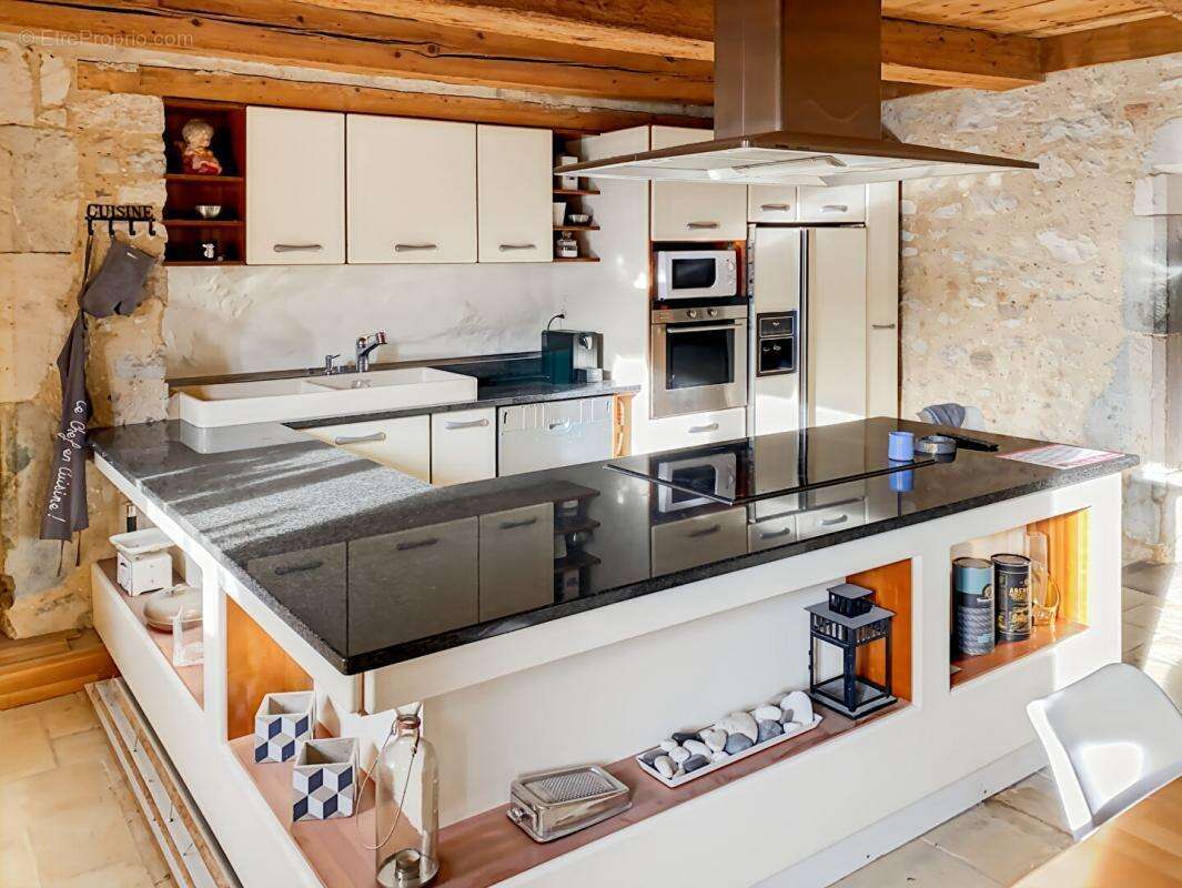 Maison à LES HOPITAUX-VIEUX