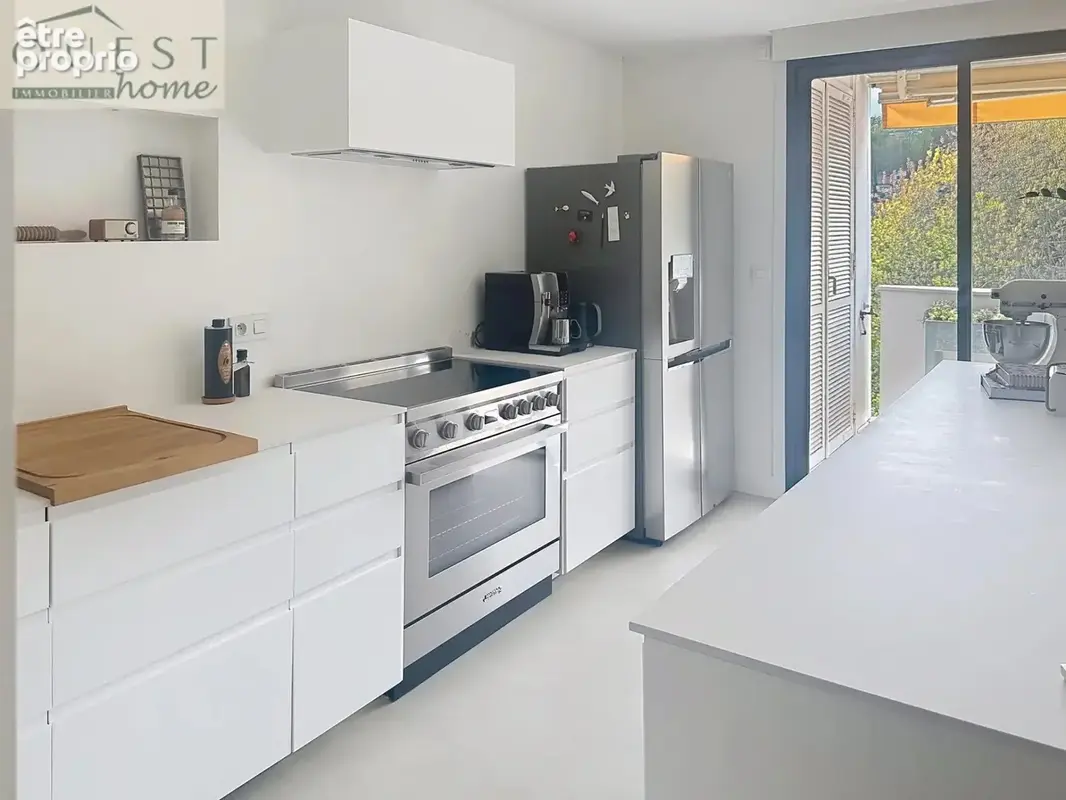 Appartement de 110 m2 rénové dans résidence de standing - photo 2