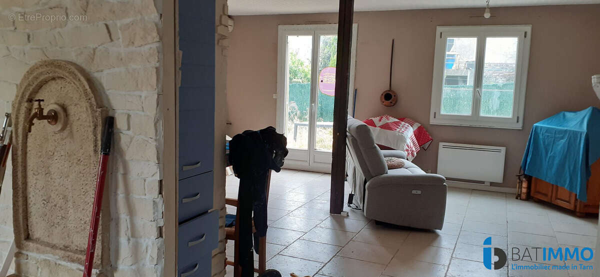 Maison 143 m² à Labastide-Rouairoux  - photo 4