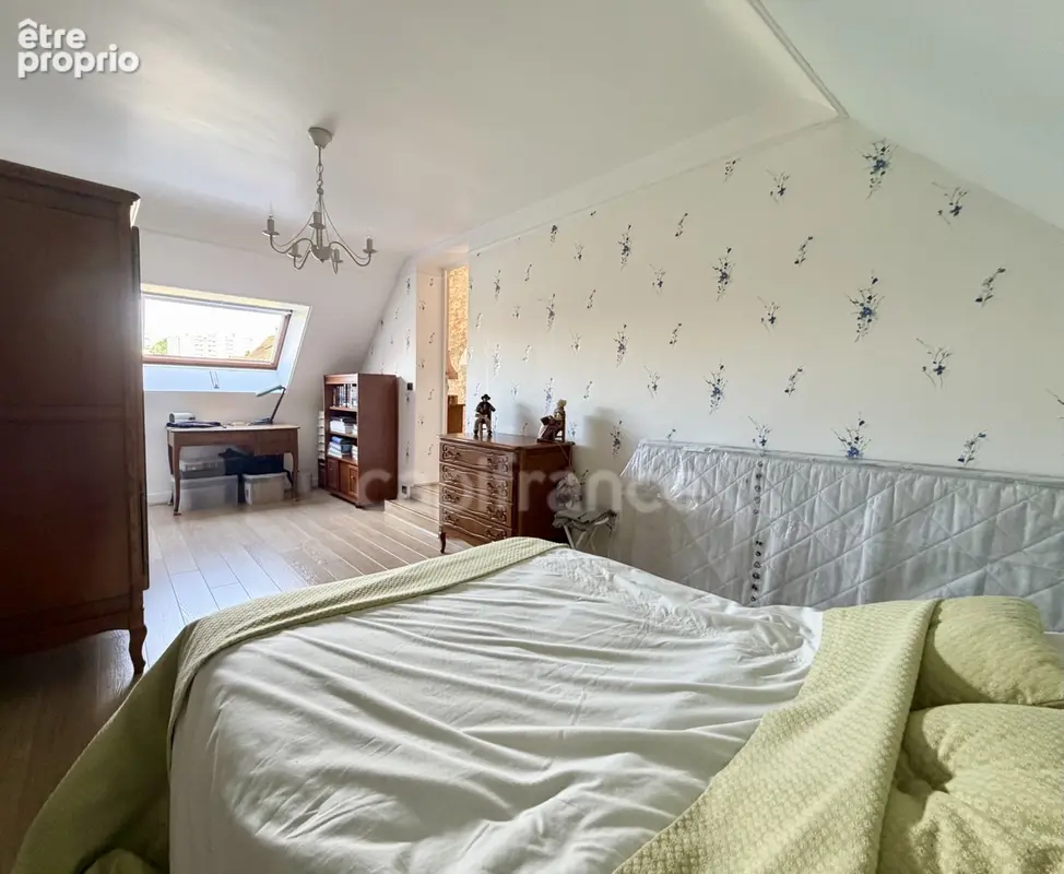 Maison familiale de 131 m² à vendre à Cergy Village – 3 chambres, bureau, jardin et garage - photo 12