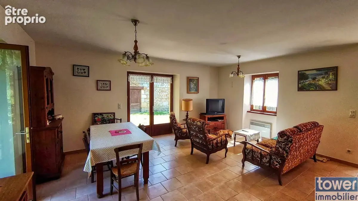 Plain pied maison en pierre avec source. 71 m2  et ses depedances 2 kms centre prayssac - photo 6