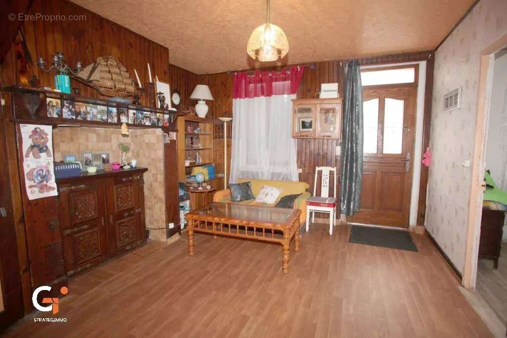 Maison 6 pièces avec cour et garage - photo 5