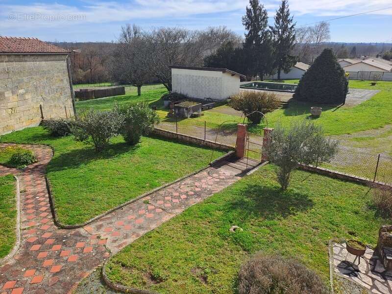 Maison à AUBIE-ET-ESPESSAS