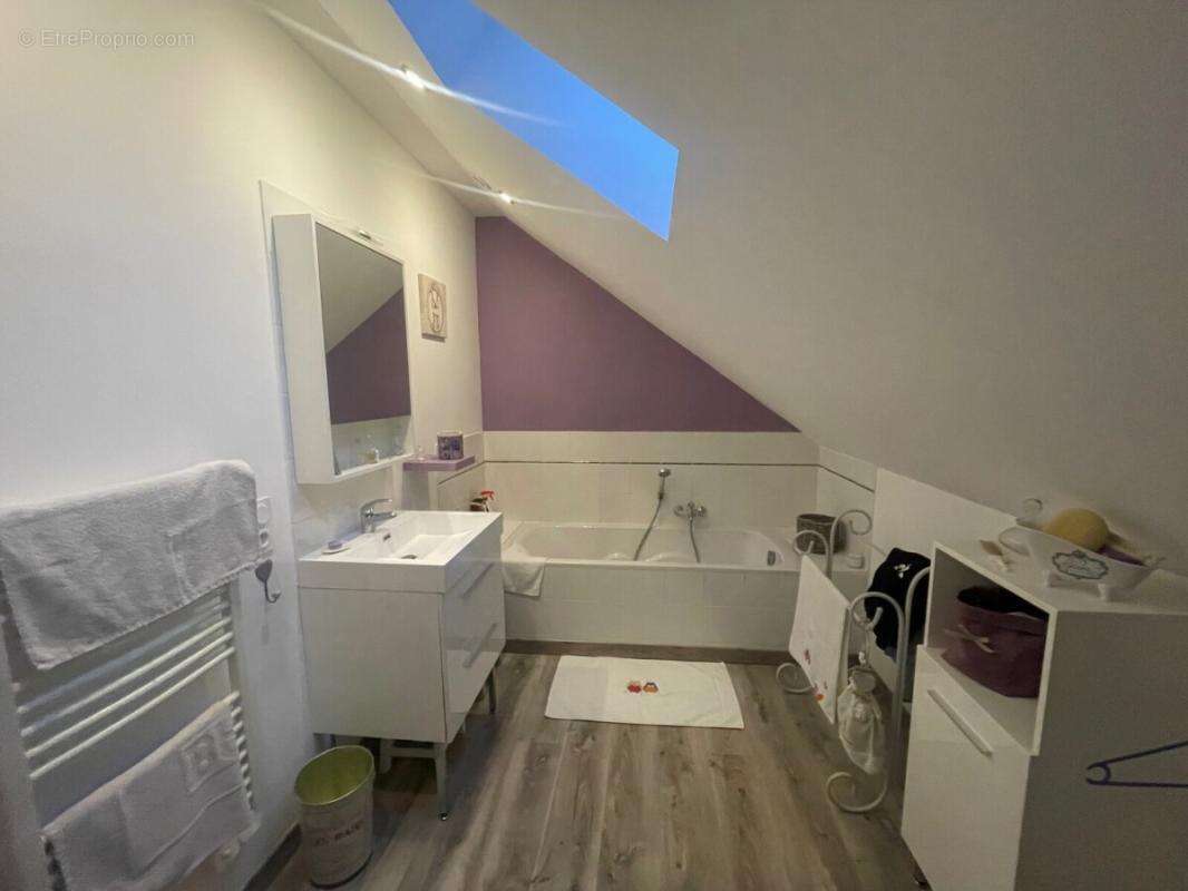 Maison à MAHERU