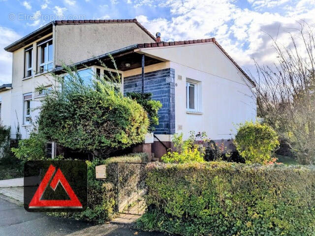 Maison à JARVILLE-LA-MALGRANGE