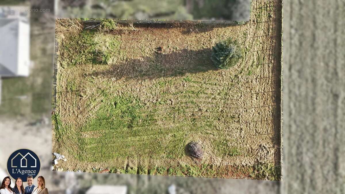 Terrain à LA BOISSIERE-ECOLE