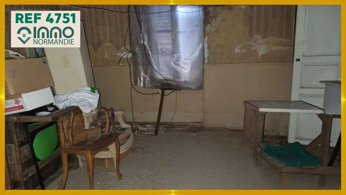 Maison à FOLLEVILLE