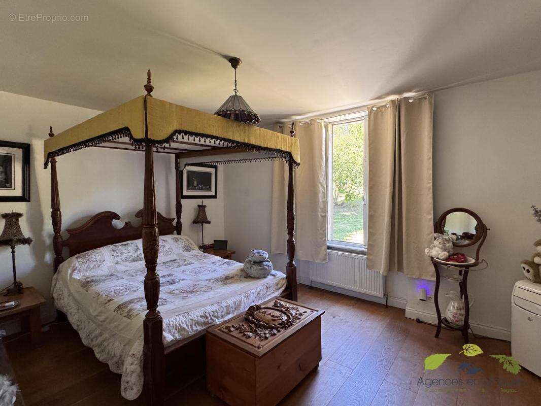 Maison à LA CROISILLE-SUR-BRIANCE