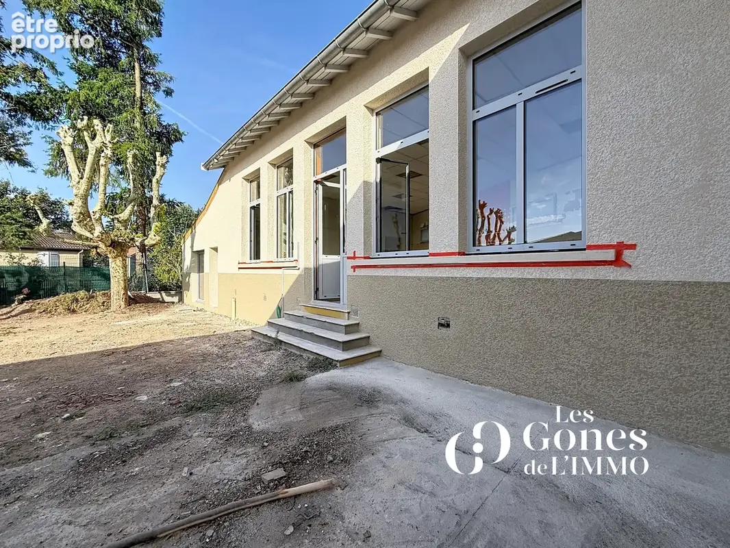 Craponne centre Plateau 120m2  avec mezzanines,  jardin de 100 m2, parking - photo 12