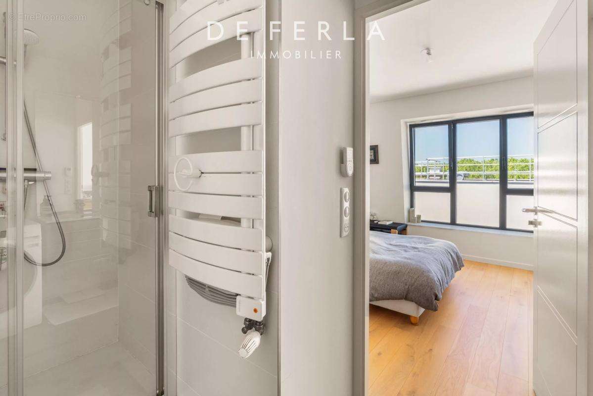 Appartement à PARIS-14E