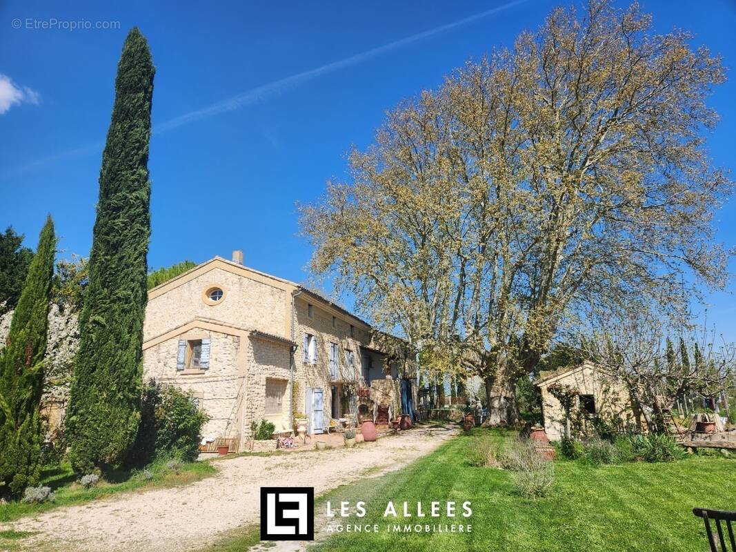 Maison à PERNES-LES-FONTAINES