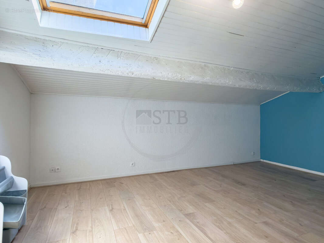 Appartement à LIVRON-SUR-DROME
